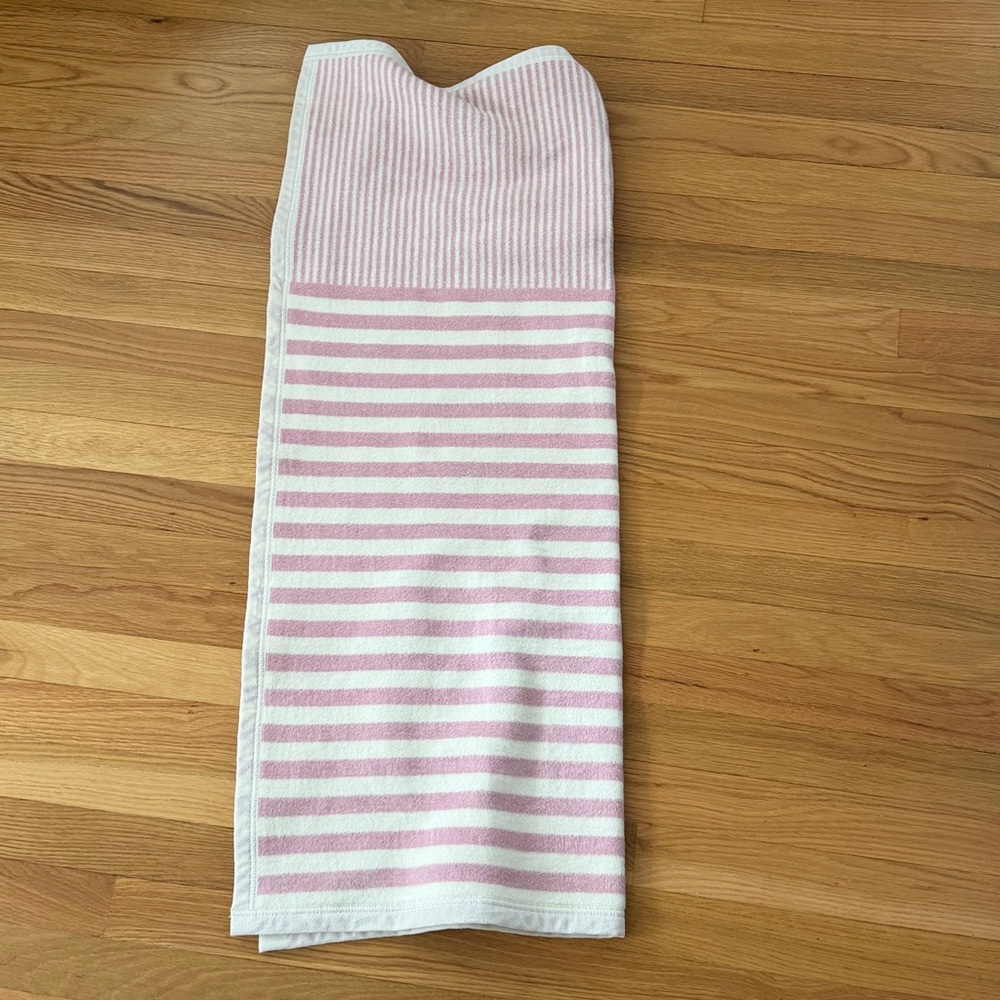 ChappyWrap Pink Ladies Mini Blanket - Picture 2 of 3